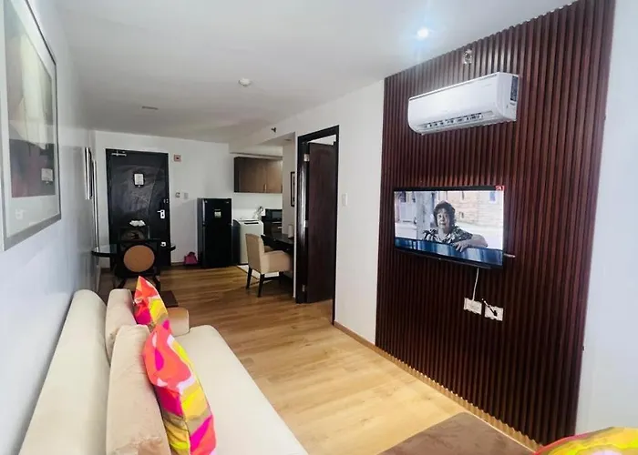 Makati Poblacion Condotel Aparthotel